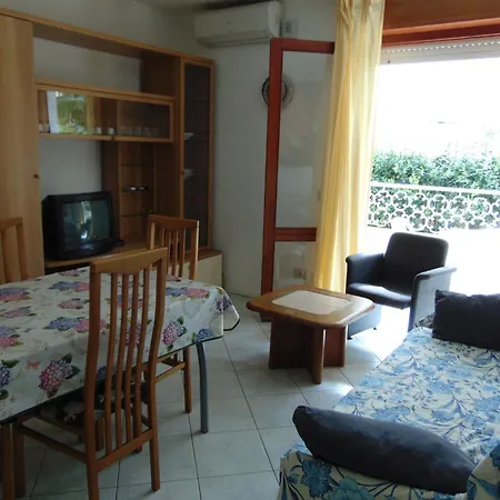 Διαμέρισμα Cozy 150m From The Sea *