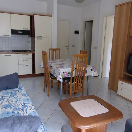 Cozy 150m From The Sea
